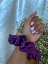 Load image into Gallery viewer, FALL 2021 Scrunchies